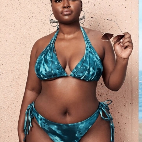 Swim suit - Picture 2 of 2